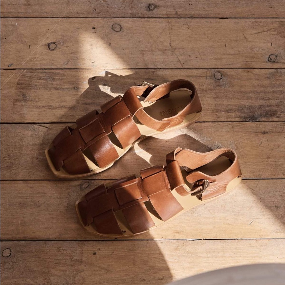 ISO!! St agni Kami Sandal